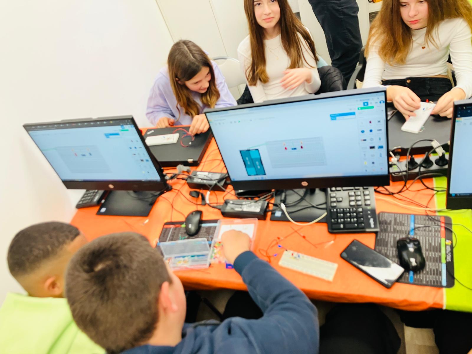 Ugostili smo učenike sa naših otoka